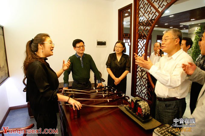 第十届中国音乐金钟奖二胡比赛评委赴无锡梅村.jpg