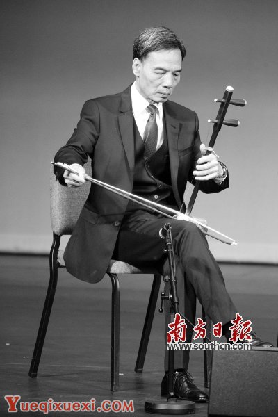 高胡大师余其伟.jpg