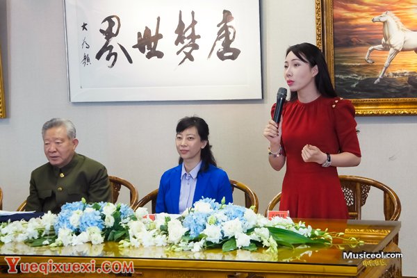唐梦世界文化传媒集团董事长丁晓红.jpg