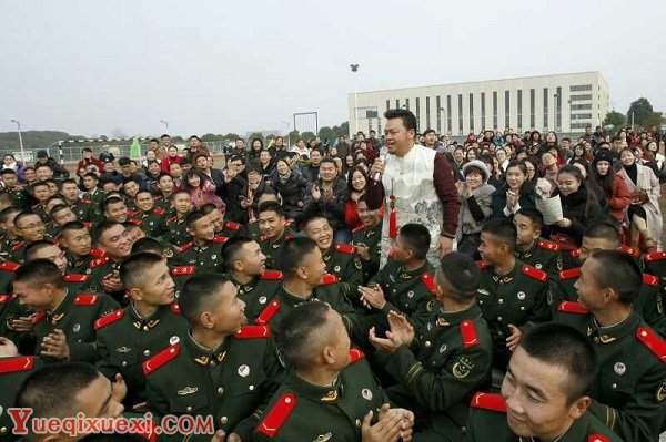 情系人民，放歌大别山——中国音乐家协会“送欢乐下基层”13.jpg