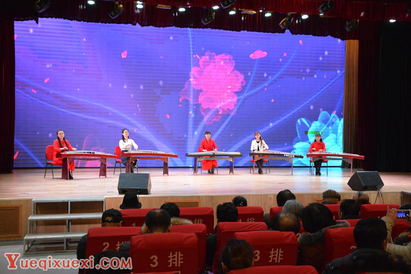 新春联谊会现场1.png