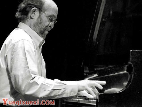 美国钢琴名家【乔治·温斯顿】介绍 乔治·温斯顿个人资料照片