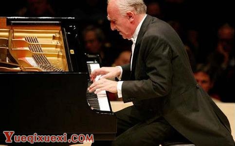 现代意大利著名钢琴家 毛里奇奥·波利尼（Maurizio Pollini)介绍