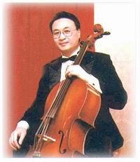 大提琴演奏家黄小龙个人简介、照片、代表作品及相关资料