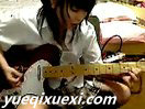 超卡哇伊女生演奏电吉他