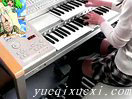 日本女孩双排电子琴演奏